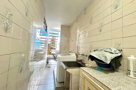 Casa à venda com 206m², 4 quartos e 2 vagas Casa à venda com 206m², 4 quartos e 2 vagasÁrea de Serviço