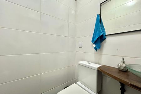 Casa à venda com 206m², 4 quartos e 2 vagas Casa à venda com 206m², 4 quartos e 2 vagasLavabo