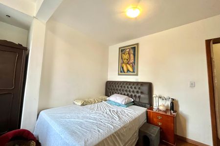 Casa à venda com 206m², 4 quartos e 2 vagas Casa à venda com 206m², 4 quartos e 2 vagasQuarto 2