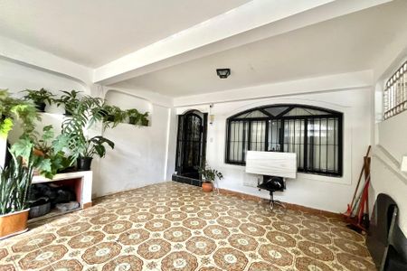 Casa à venda com 206m², 4 quartos e 2 vagas Casa à venda com 206m², 4 quartos e 2 vagasGaragem