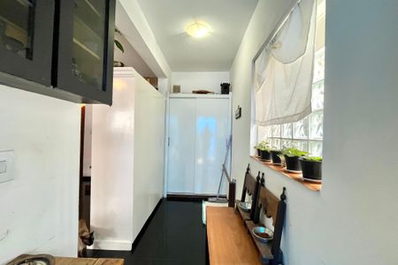 Casa à venda com 206m², 4 quartos e 2 vagas Casa à venda com 206m², 4 quartos e 2 vagasDespensa