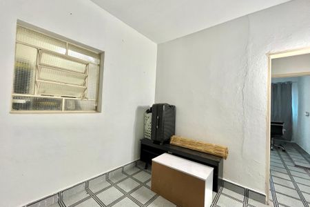 Casa à venda com 206m², 4 quartos e 2 vagas Casa à venda com 206m², 4 quartos e 2 vagasQuarto Fundos