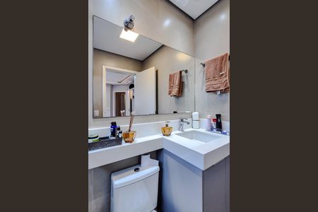 Casa para alugar com 110m², 2 quartos e 2 vagasBanheiro da Suíte