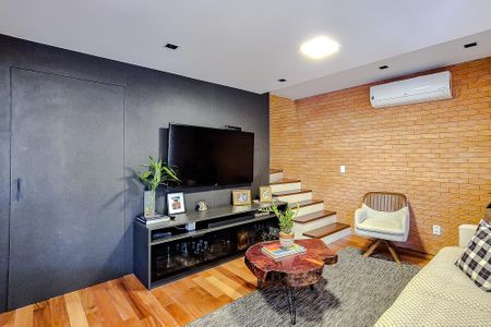 Sala de casa para alugar com 2 quartos, 110m² em Vila Moinho Velho, São Paulo