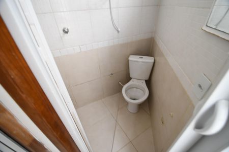 Banheiro de kitnet/studio para alugar com 1 quarto, 16m² em Cidade Universitária, Campinas