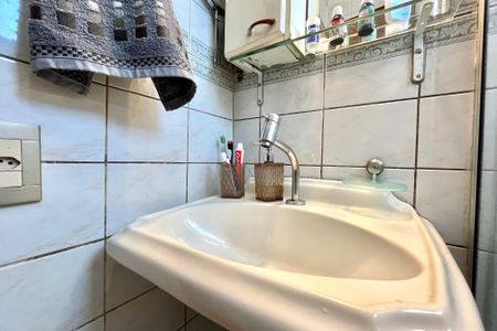 Apartamento para alugar com 70m², 2 quartos e 1 vaga Apartamento para alugar com 70m², 2 quartos e 1 vagaBanheiro