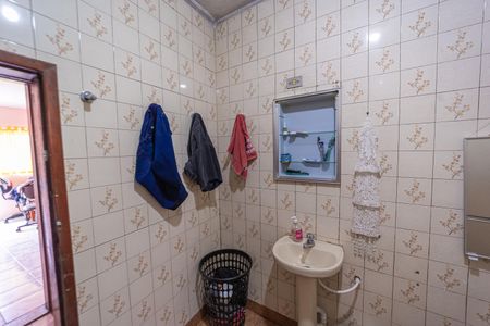 Casa à venda com 260m², 6 quartos e 3 vagasBanheiro 3