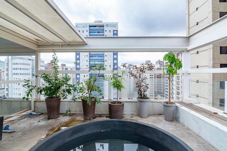 Apartamento à venda com 190m², 3 quartos e 3 vagasVaranda