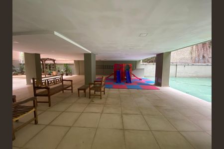 Apartamento à venda com 73m², 2 quartos e 2 vagasÁrea comum playground 