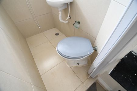 Banheiro de kitnet/studio para alugar com 1 quarto, 17m² em Cidade Universitária, Campinas