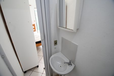 Banheiro de kitnet/studio para alugar com 1 quarto, 19m² em Cidade Universitária, Campinas