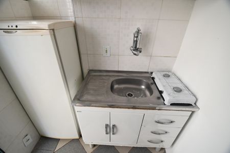 Cozinha de kitnet/studio para alugar com 1 quarto, 15m² em Cidade Universitária, Campinas