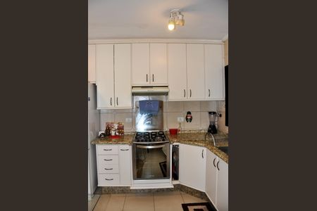 Casa à venda com 186m², 3 quartos e 6 vagas Casa à venda com 186m², 3 quartos e 6 vagasDetalhe - Cozinha