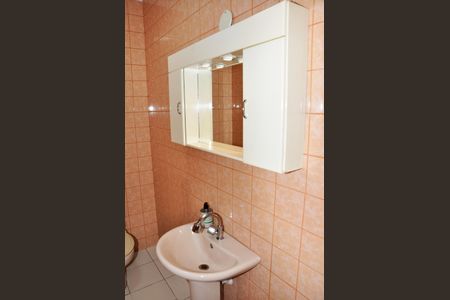 Casa à venda com 186m², 3 quartos e 6 vagas Casa à venda com 186m², 3 quartos e 6 vagasDetalhe - Lavabo