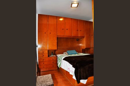 Casa à venda com 186m², 3 quartos e 6 vagas Casa à venda com 186m², 3 quartos e 6 vagasDetalhe - Quarto 01 com Suíte