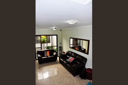 Casa à venda com 186m², 3 quartos e 6 vagas Casa à venda com 186m², 3 quartos e 6 vagasDetalhe - Sala