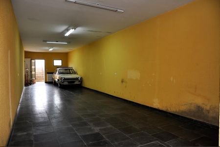 Casa à venda com 186m², 3 quartos e 6 vagas Casa à venda com 186m², 3 quartos e 6 vagasGaragem