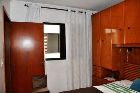 Casa à venda com 186m², 3 quartos e 6 vagas Casa à venda com 186m², 3 quartos e 6 vagasDetalhe - Quarto 01 com Suíte