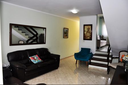 Casa à venda com 186m², 3 quartos e 6 vagas Casa à venda com 186m², 3 quartos e 6 vagasDetalhe - Sala