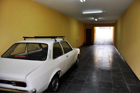 Casa à venda com 186m², 3 quartos e 6 vagas Casa à venda com 186m², 3 quartos e 6 vagasGaragem