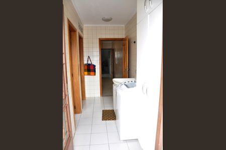 Casa à venda com 186m², 3 quartos e 6 vagas Casa à venda com 186m², 3 quartos e 6 vagasDetalhe - Área de Serviço