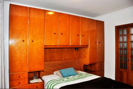 Casa à venda com 186m², 3 quartos e 6 vagas Casa à venda com 186m², 3 quartos e 6 vagasDetalhe - Quarto 01 com Suíte