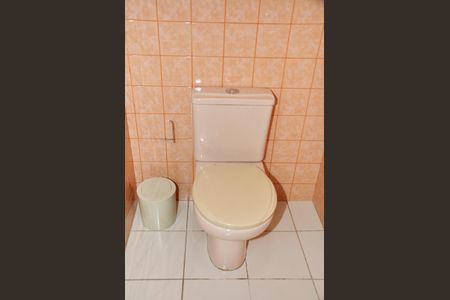 Casa à venda com 186m², 3 quartos e 6 vagas Casa à venda com 186m², 3 quartos e 6 vagasDetalhe - Lavabo