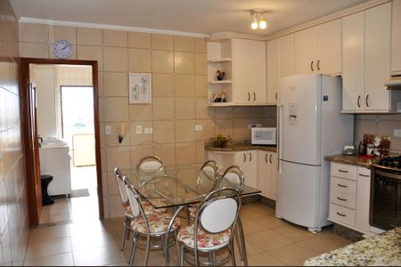 Casa à venda com 186m², 3 quartos e 6 vagas Casa à venda com 186m², 3 quartos e 6 vagasDetalhe - Cozinha