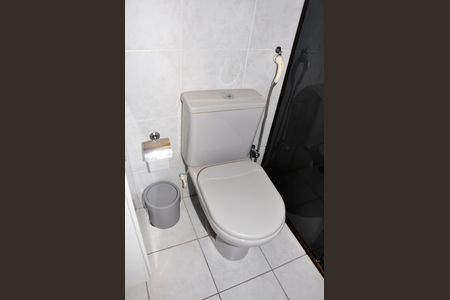 Casa à venda com 186m², 3 quartos e 6 vagas Casa à venda com 186m², 3 quartos e 6 vagasDetalhe - Banheiro Social