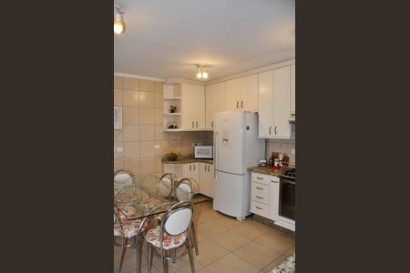 Casa à venda com 186m², 3 quartos e 6 vagas Casa à venda com 186m², 3 quartos e 6 vagasDetalhe - Cozinha