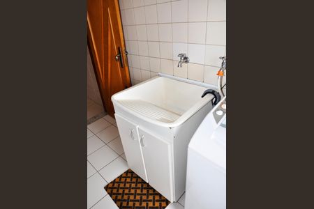 Casa à venda com 186m², 3 quartos e 6 vagas Casa à venda com 186m², 3 quartos e 6 vagasDetalhe - Área de Serviço