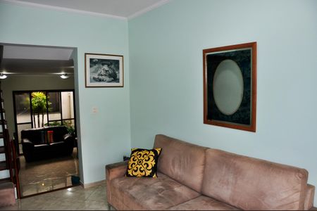 Casa à venda com 186m², 3 quartos e 6 vagas Casa à venda com 186m², 3 quartos e 6 vagasDetalhe - Antsala