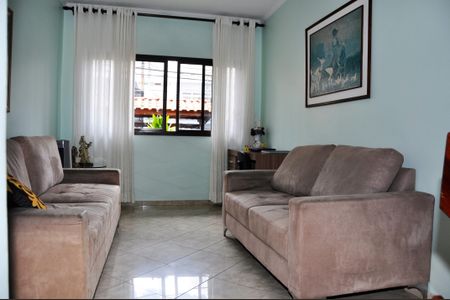 Casa à venda com 186m², 3 quartos e 6 vagas Casa à venda com 186m², 3 quartos e 6 vagasDetalhe - Antsala