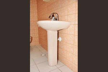 Casa à venda com 186m², 3 quartos e 6 vagas Casa à venda com 186m², 3 quartos e 6 vagasDetalhe - Lavabo