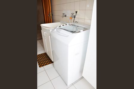 Casa à venda com 186m², 3 quartos e 6 vagas Casa à venda com 186m², 3 quartos e 6 vagasDetalhe - Área de Serviço