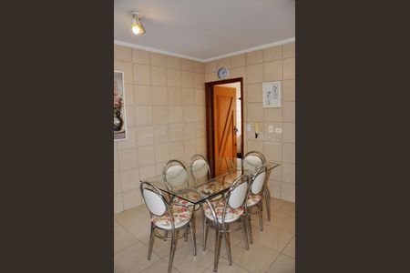 Casa à venda com 186m², 3 quartos e 6 vagas Casa à venda com 186m², 3 quartos e 6 vagasDetalhe - Cozinha