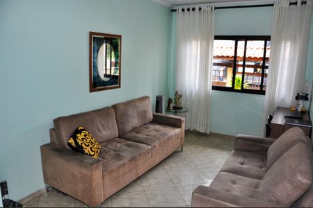 Casa à venda com 186m², 3 quartos e 6 vagas Casa à venda com 186m², 3 quartos e 6 vagasDetalhe - Antsala