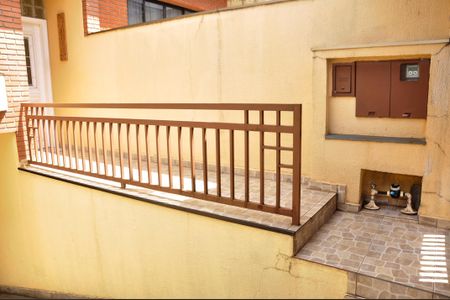 Casa à venda com 186m², 3 quartos e 6 vagas Casa à venda com 186m², 3 quartos e 6 vagasHall de entrada