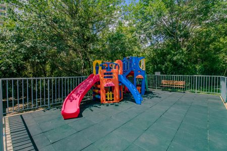 Apartamento para alugar com 46m², 2 quartos e 1 vaga Apartamento para alugar com 46m², 2 quartos e 1 vagaÁrea comum - Playground