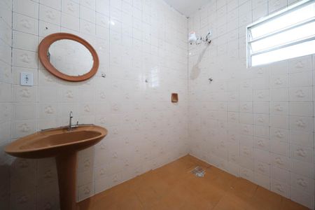 Banheiro de casa para alugar com 1 quarto, 60m² em Jardim Belem, São Paulo