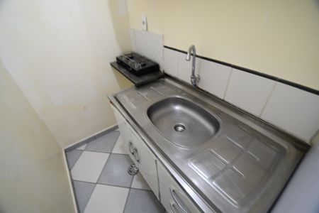 Cozinha de kitnet/studio para alugar com 1 quarto, 19m² em Cidade Universitária, Campinas
