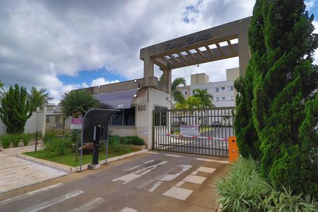 Apartamento para alugar com 43m², 2 quartos e 1 vagaFachada e portaria