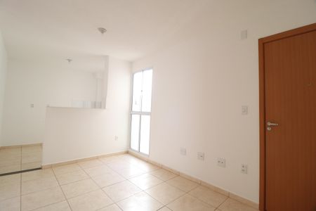 Sala de apartamento para alugar com 2 quartos, 43m² em Jardim Holanda, Uberlândia