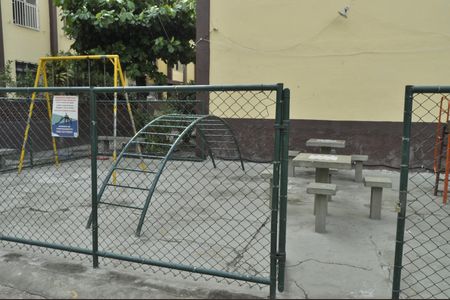 Apartamento para alugar com 43m², 2 quartos e 1 vaga Apartamento para alugar com 43m², 2 quartos e 1 vagaÁrea comum - Playground