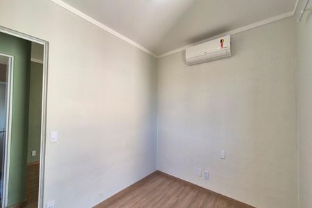 Quarto 1  de apartamento para alugar com 2 quartos, 48m² em Jardim Ipaussurama, Campinas