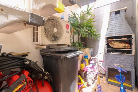 Casa à venda com 227m², 1 quarto e 2 vagasQuintal