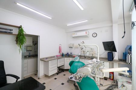 Casa à venda com 227m², 1 quarto e 2 vagasSuíte