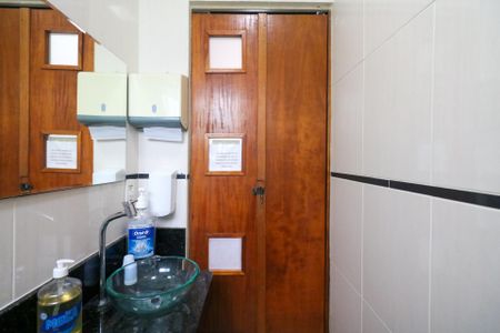 Casa à venda com 227m², 1 quarto e 2 vagasLavabo