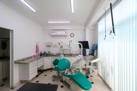 Casa à venda com 227m², 1 quarto e 2 vagasSuíte