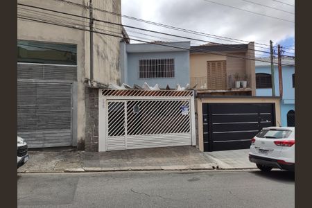 Casa à venda com 120m², 2 quartos e 2 vagasFachada